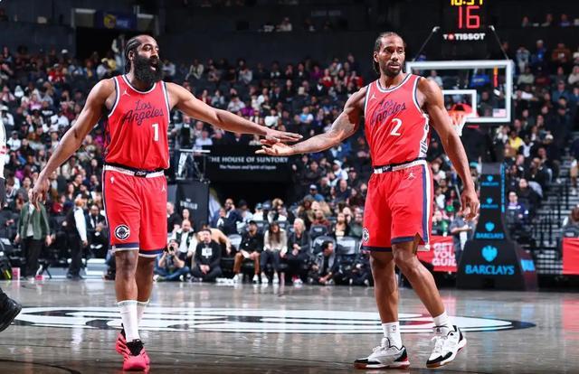 开云下载-快船欲填补鲍威尔空缺盯上3将 祖巴茨去绿军换西蒙斯？