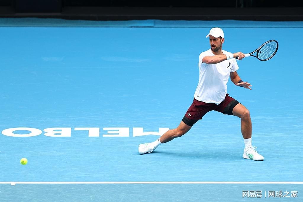 开云下载-德约科维奇仅训练12分钟便显露痛苦状态，澳网前景引发担忧