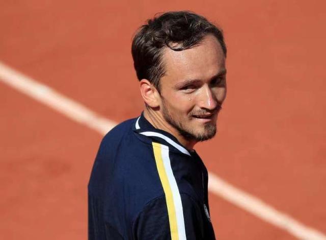 开云体育-张奔斗：这枚红土软蛋怎么突然就硬了？