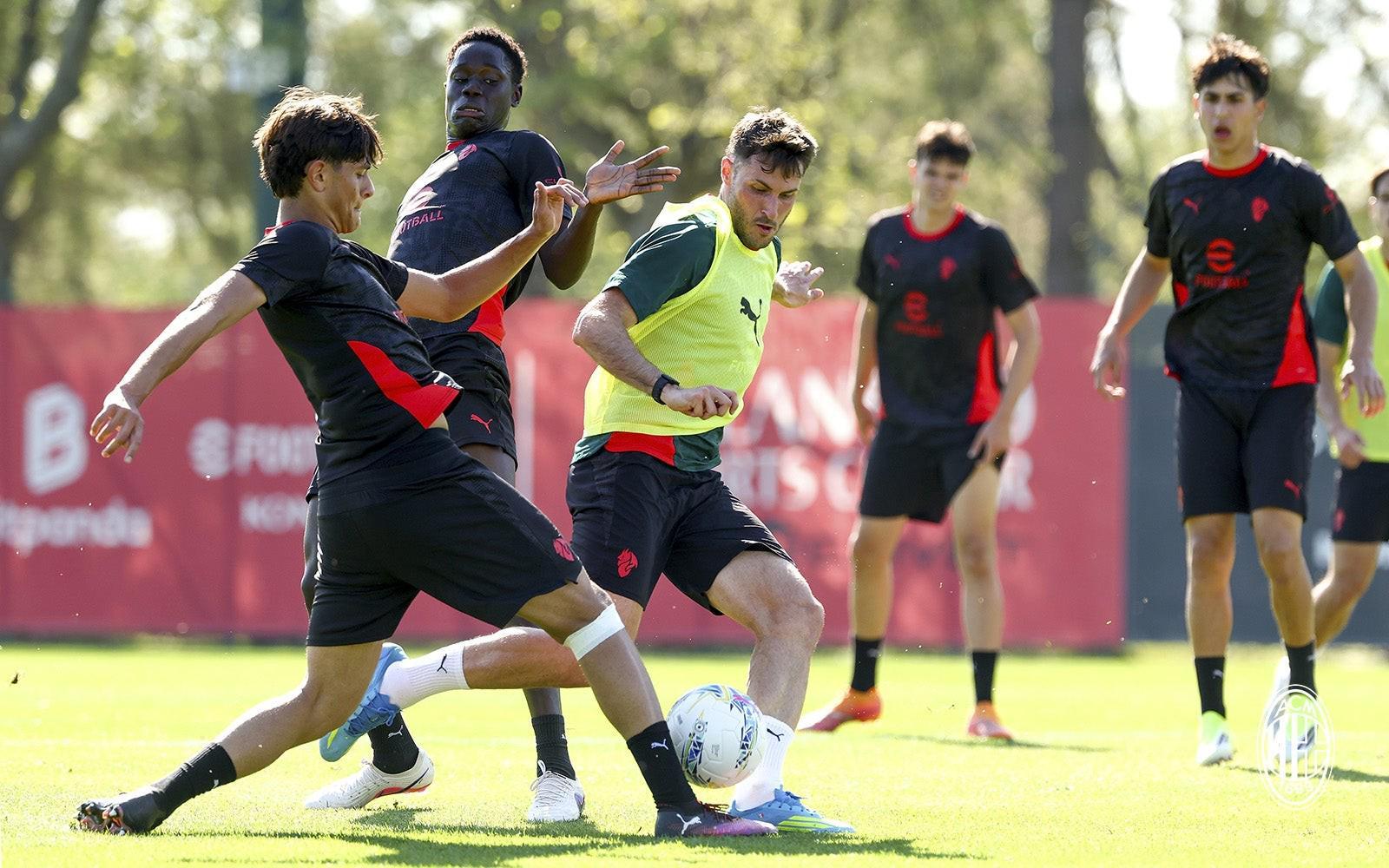 KAIYUNAPP-跟队记者：米兰部分球员和预备队进行了一场训练赛